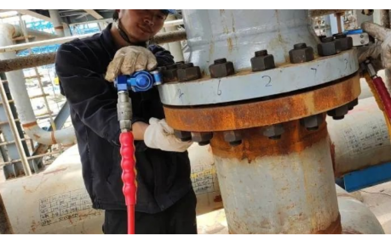 冶金余热回收设备螺栓安装预紧选用KWZK多宝（中国）液压力矩扳手